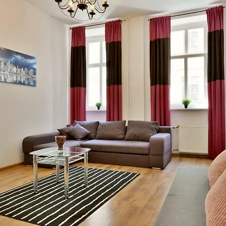 K&m Castle Kielbasnicza Apartment